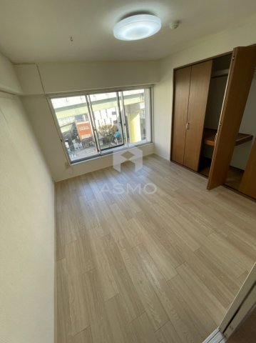 居室・リビング　同マンション別部屋参考写真