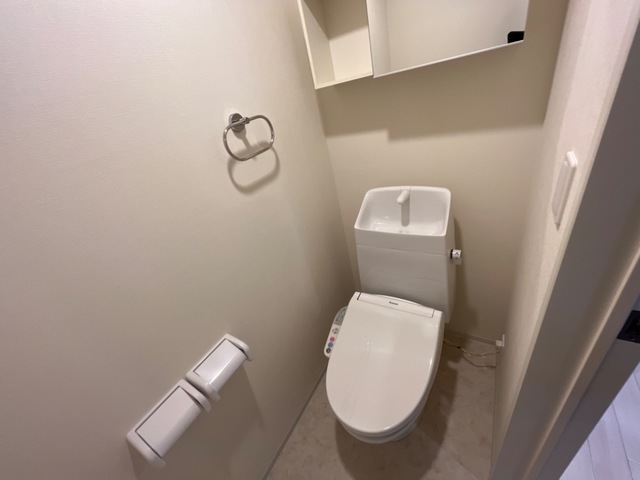 トイレ　建設中のため参考写真です。