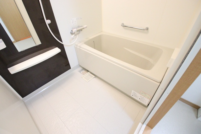 バス・シャワールーム　※別室の参考写真の為、現況優先です。