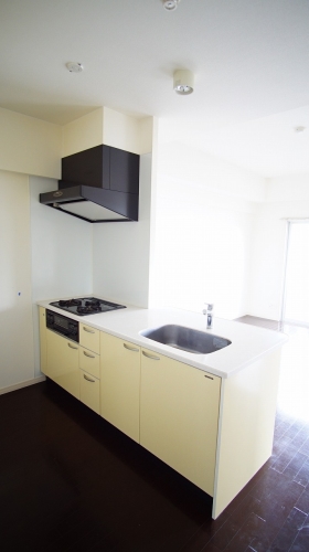 キッチン　別号室参考写真のため、現況優先