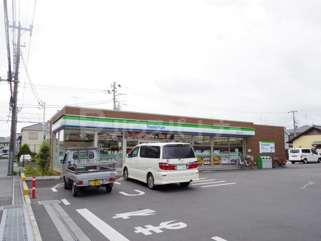 コンビニ　ファミリーマート南流山二丁目店（コンビニ）まで580m