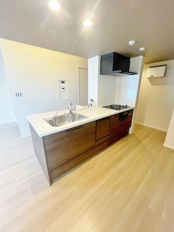 キッチン　★システムキッチングリル付き/３口コンロ★