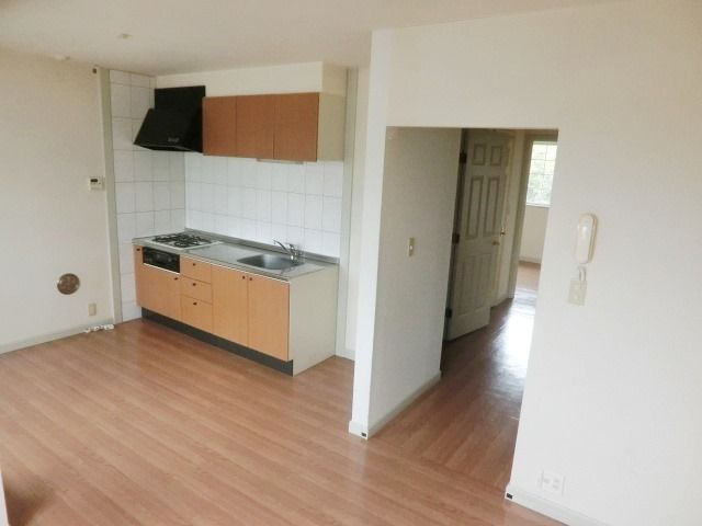 居室・リビング　バルコニー側からのリビングです