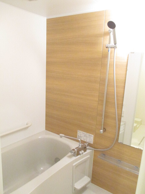 バス・シャワールーム　追焚給湯付きバスルーム