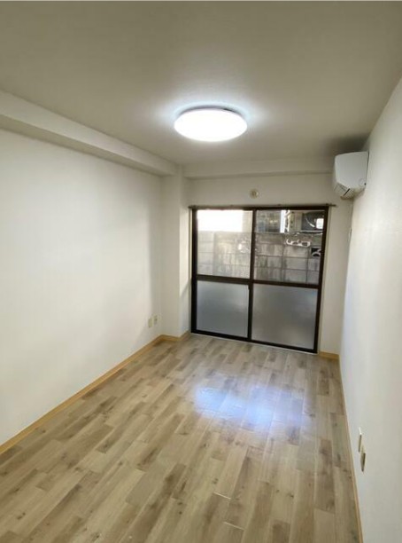 居室・リビング　北東向きのお部屋は直射日光が当たらずインテリアも傷みません。