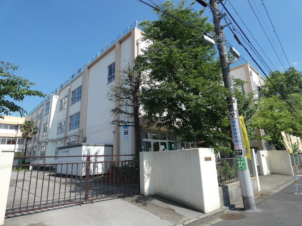 小学校　足立区立弘道小学校（小学校）まで528m