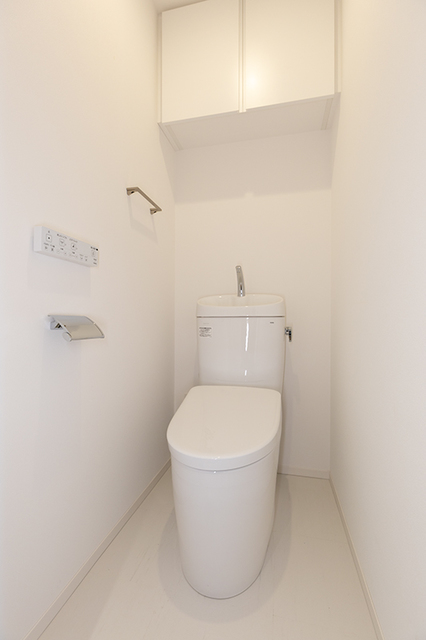 トイレ　※写真は同タイプ住戸です。