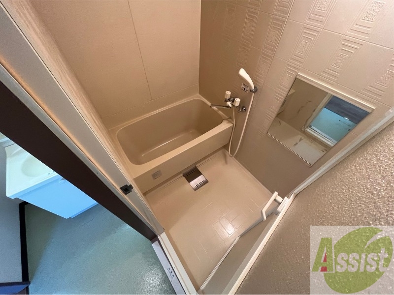 バス・シャワールーム　ユニットバスです。疲れを癒すのに欠かせませんね！