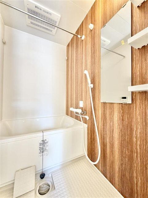 バス・シャワールーム　追い焚き機能付き