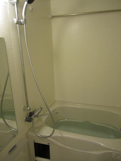 バス・シャワールーム　日々の疲れを癒すお風呂付です