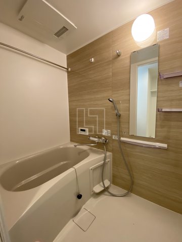 バス・シャワールーム　シーズンフラッツ新町　バスルーム