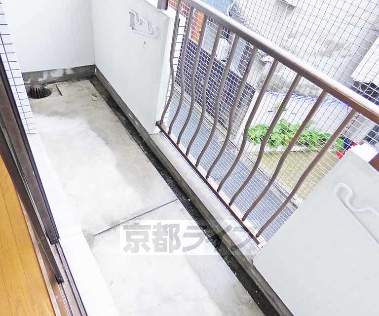 バルコニー　洗濯物もたくさん干せます。