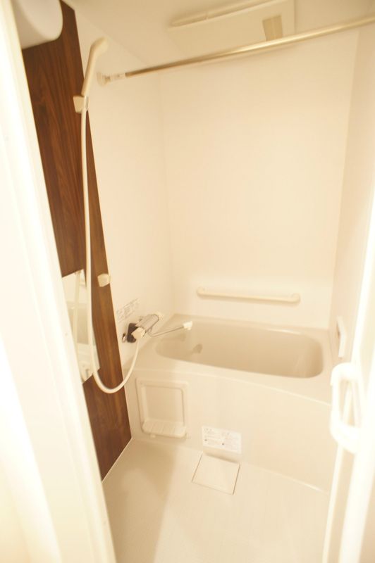 バス・シャワールーム　別部屋参考写真となります