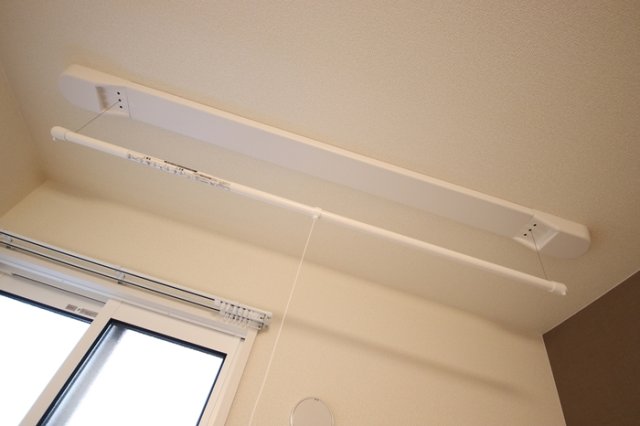 その他設備　室内物干し