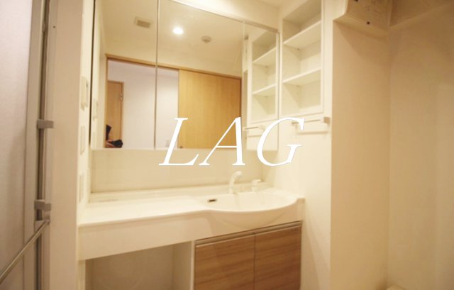 洗面設備　洗面台です。