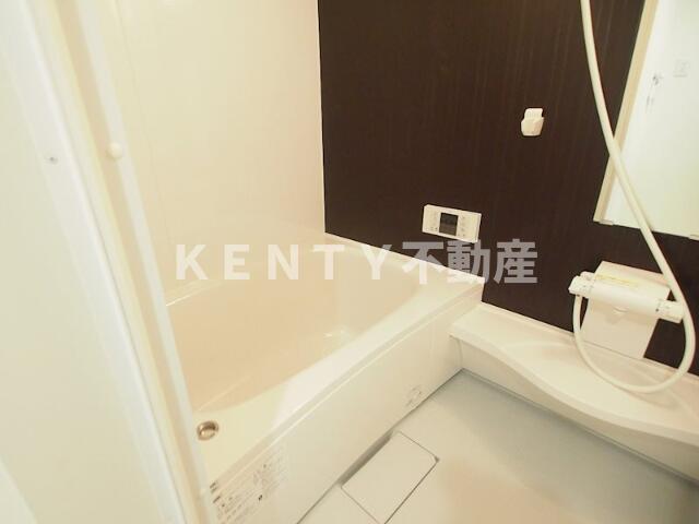 バス・シャワールーム　落ち着いた空間のお風呂です