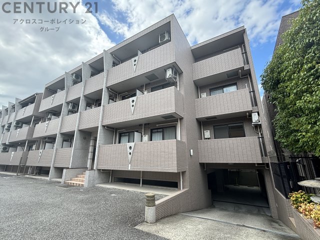 建物外観　オートロック付きで外部からの出入りが無く安心です