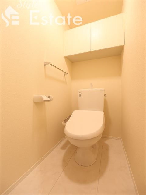 トイレ　温水洗浄便座付きトイレ