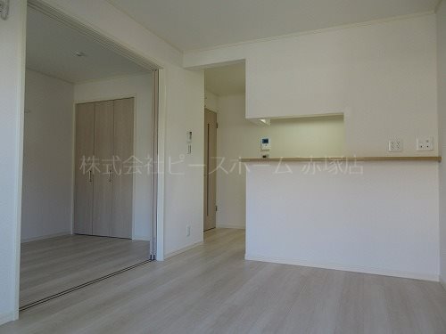 居室・リビング　別号室参考写真