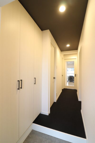 玄関　モノトーンのスタイリッシュルーム！※前回リフォーム時写真！