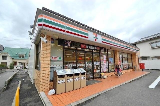 コンビニ　セブンイレブン　広島川内５丁目店（コンビニ）まで370m