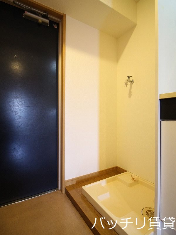 洗面設備　別号室タイプの為、現状を優先致します。