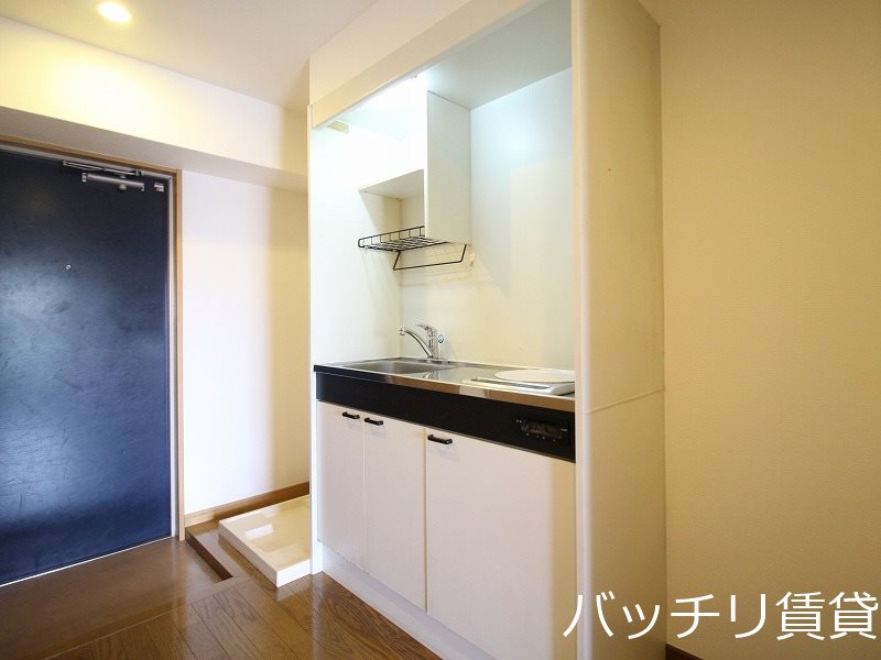 キッチン　別号室タイプの為、現状を優先致します。