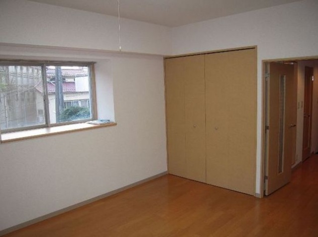 居室・リビング　室内