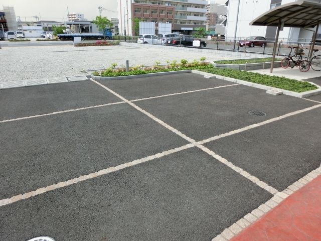 駐車場　敷地内駐車場