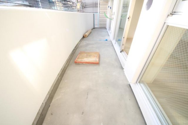 バルコニー　バルコニーからの眺めを楽しみながら食事をしませんか