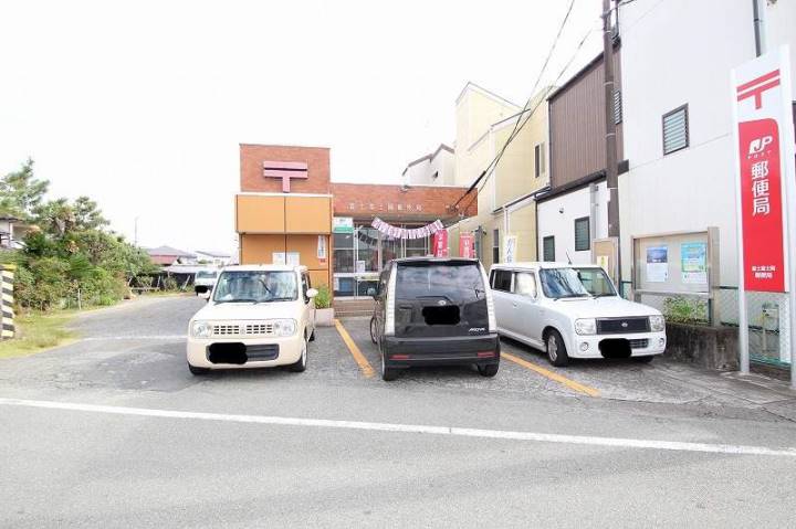 郵便局　富士富士岡郵便局（郵便局）まで366m