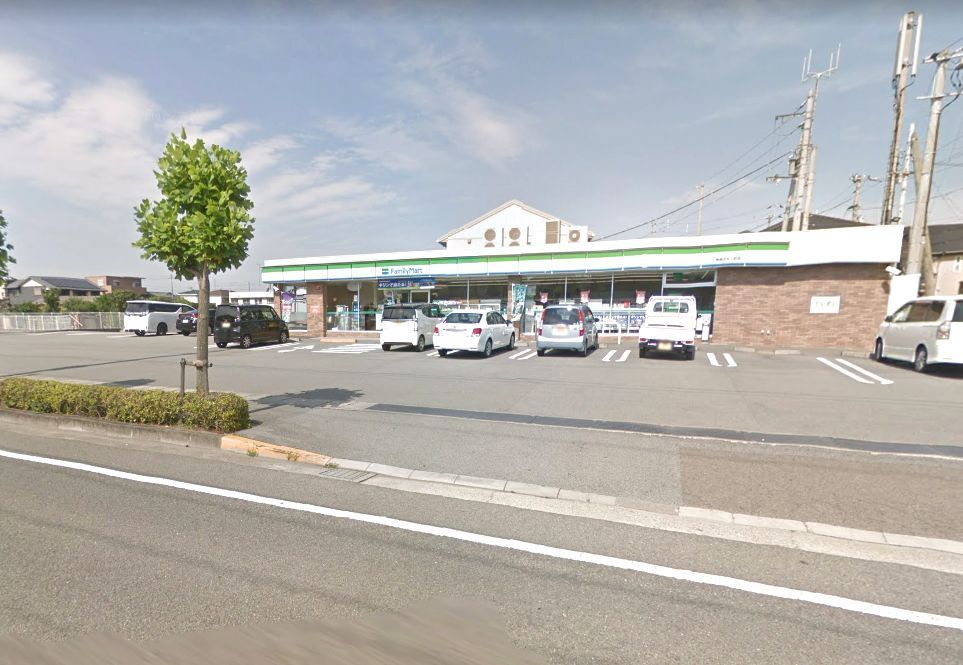 コンビニ　ファミリーマート徳島北矢三町店（コンビニ）まで268m
