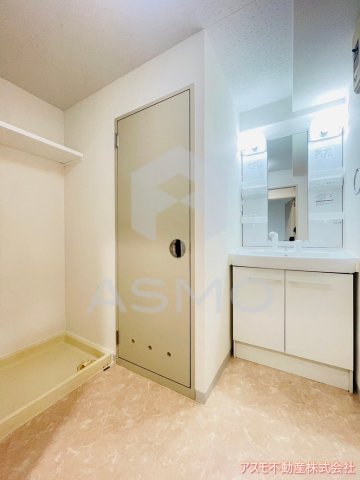 洗面設備　同マンション別部屋　参考写真