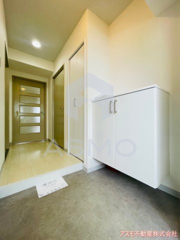 玄関　同マンション別部屋　参考写真