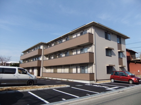 建物外観　日当りの良い建物です。