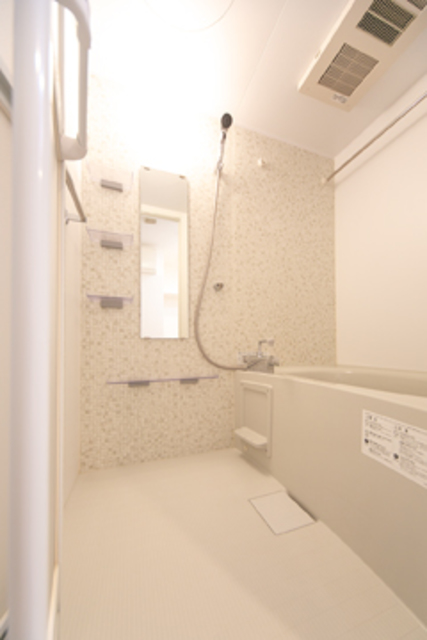 バス・シャワールーム　※写真は同タイプ住戸です。