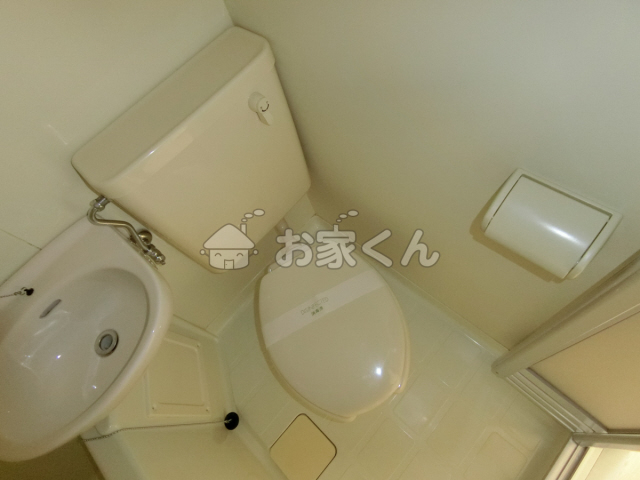 地下鉄西神・山手線 妙法寺駅 徒歩4分 5階建 築32年のトイレ写真