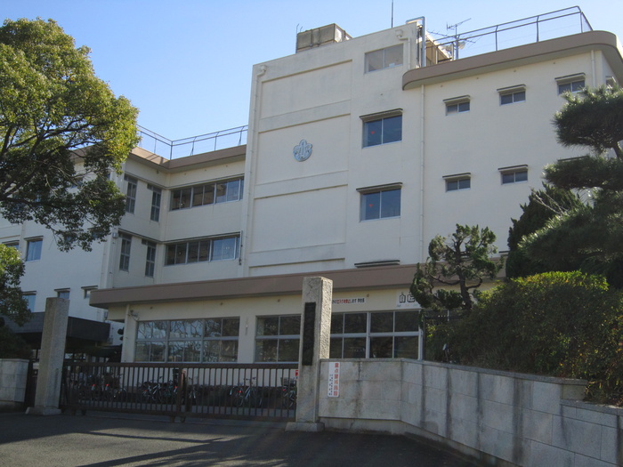 小学校　花水小学校（小学校）まで494m