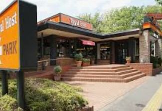 飲食店　ロイヤルホスト大森北店（飲食店）まで276m