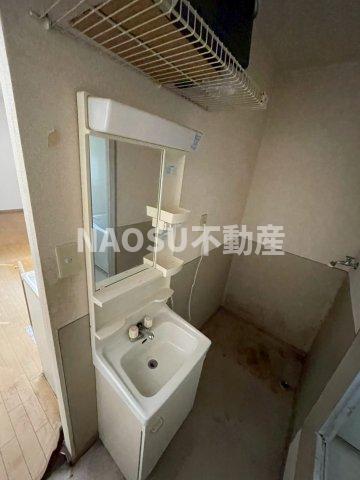 洗面設備　コンパクトで使いやすい洗面所