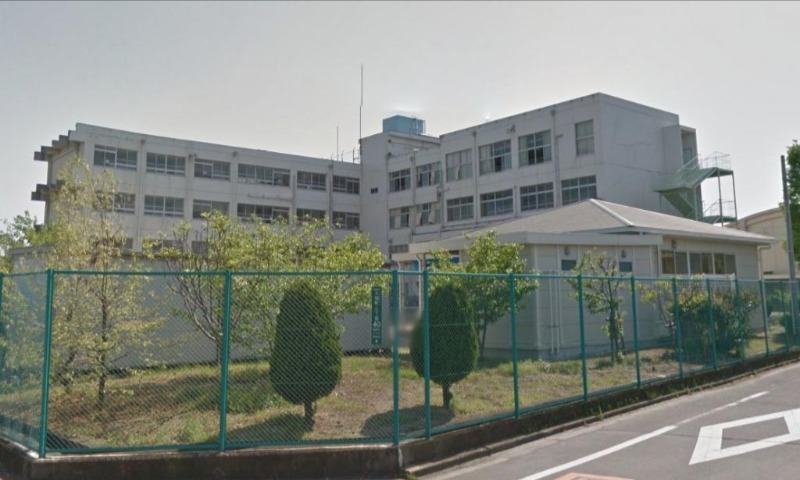 小学校　冠小学校（小学校）まで345m