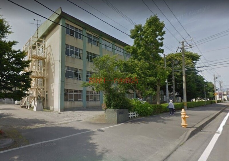 小学校　函館市立中部小学校（小学校）まで420m
