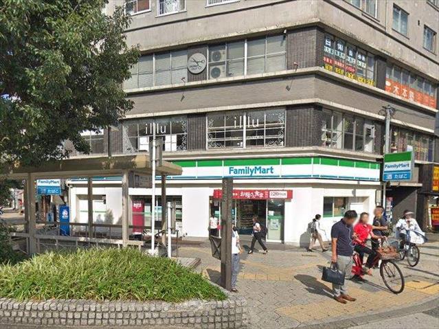 コンビニ　ファミリーマート（コンビニ）まで372m