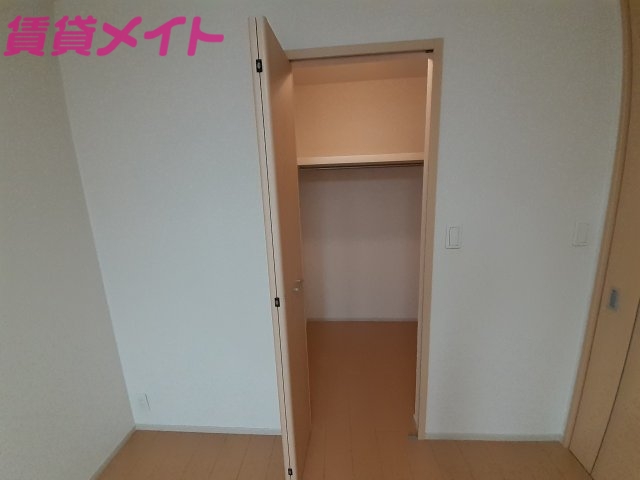 収納　同物件別室反転タイプ画像