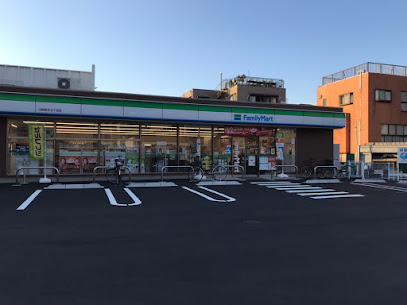 コンビニ　ファミリーマート（コンビニ）まで154m