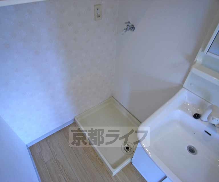 その他部屋・スペース　洗濯機も室内に置けます。