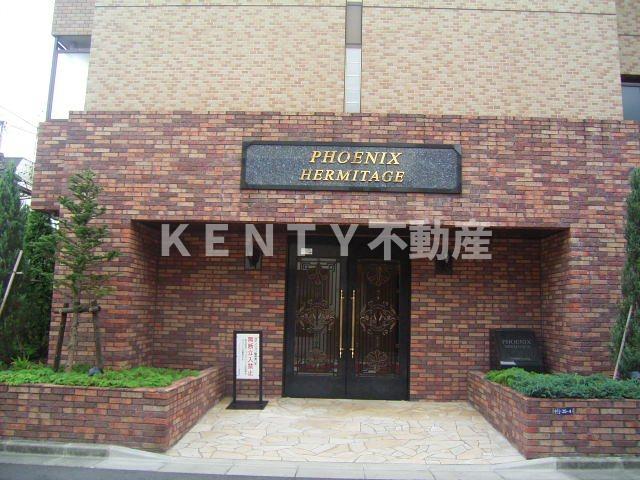 エントランス　落ち着いたエントランスです
