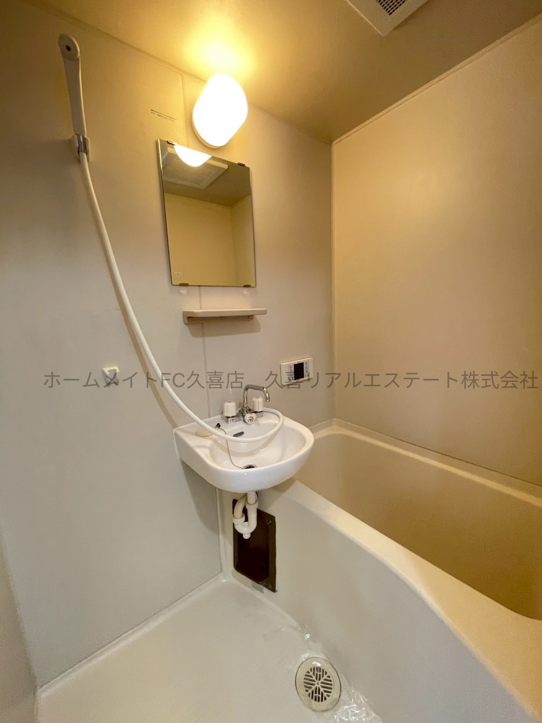 バス・シャワールーム　同建物別号室