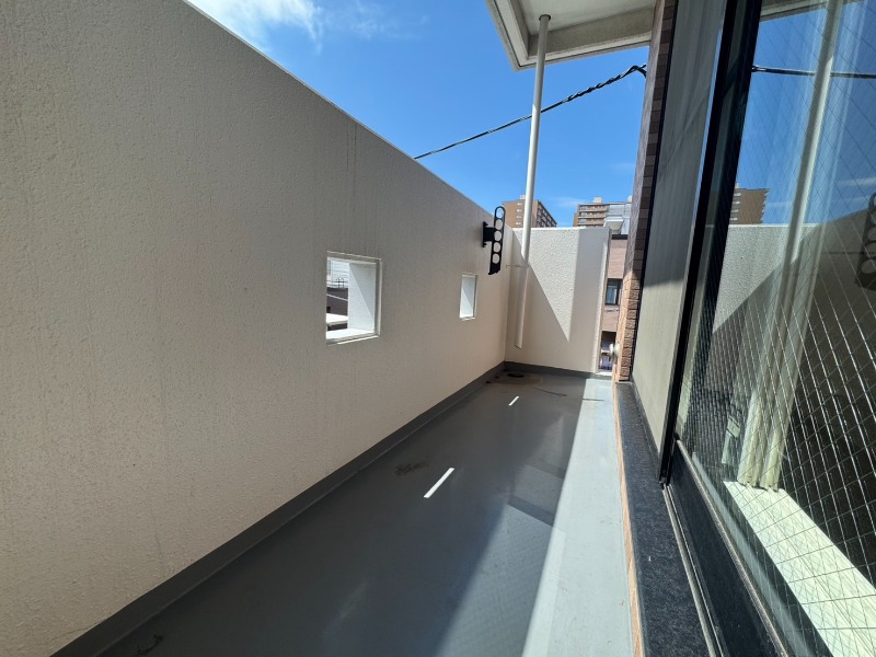 バルコニー　バルコニーが付いていますので一息ついてみてはいかがですか。