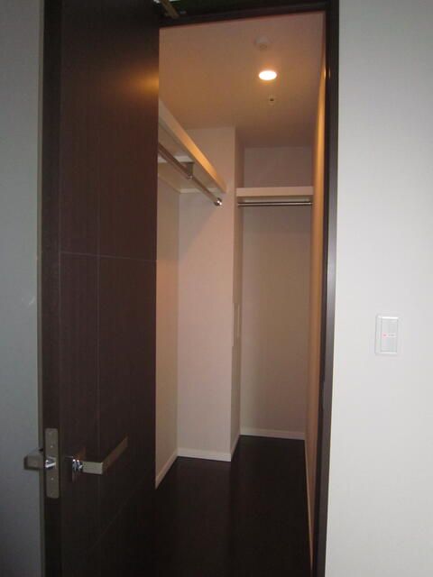 収納　写真は同タイプ住居です
